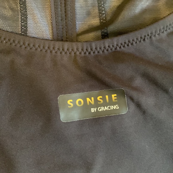 NWT SONSIE by GRACING HALTER SWIMSUIT - Picture 5 of 10